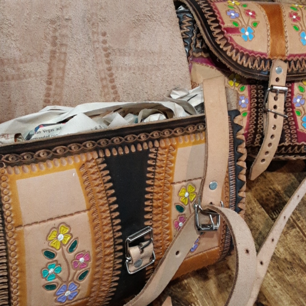 Ladies purses - Picture 2 of 8